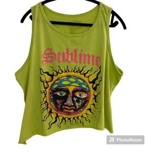 Torrid (Sublime) Crop Top. Size 3 (22/24) Good condition.